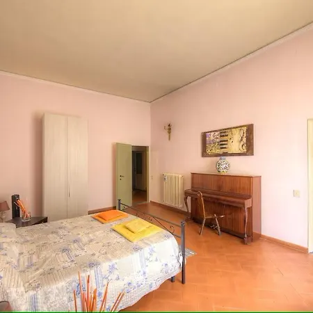 Historical Building Charming Apartment Florence
