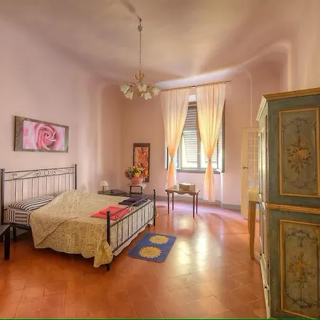 Historical Building Charming Apartment Florence